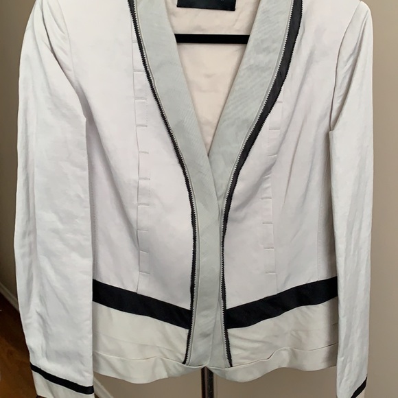 Elie Tahari Jackets & Blazers - NEW Elie Tahari jacket,no tag